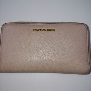 Michael kors wallet